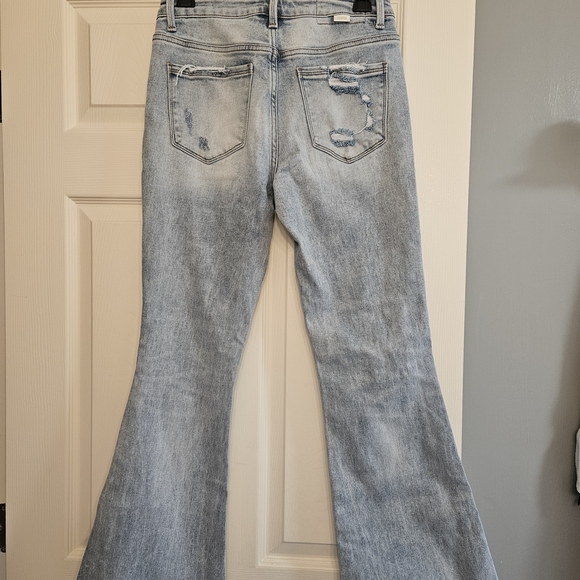 CEROS Light Wash Flare Jeans with Crochet Accents - Picture 5 of 8